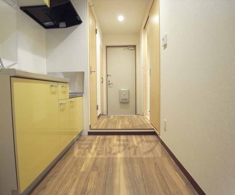 Other room space. It is suitable for the entrance from Western-style.