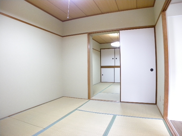 Other room space. Also published in the website "Kyoto rental House Network"