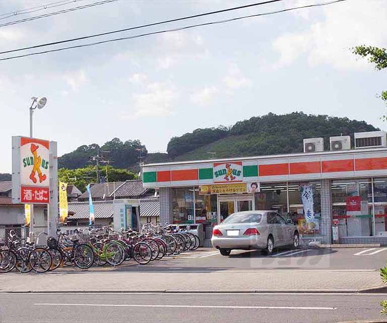 Convenience store. Thanks Matsugasaki Station store up to (convenience store) 380m