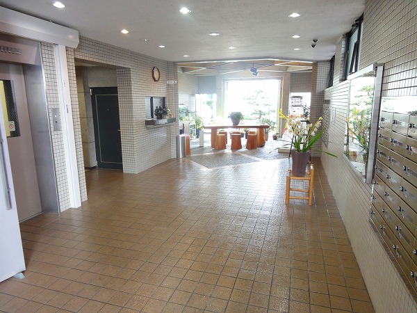 lobby. Wide entrance with cleanliness