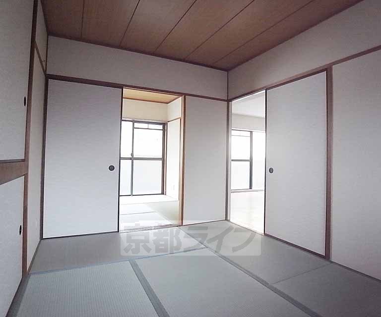 Living and room. The relaxed mood in the Japanese-style room. .