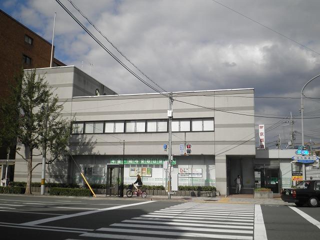 Bank. Bank of Kyoto Hyakumanben to the branch 701m