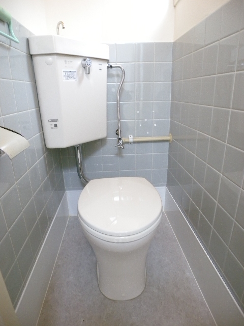 Toilet. Questions about property, Contact do not hesitate!