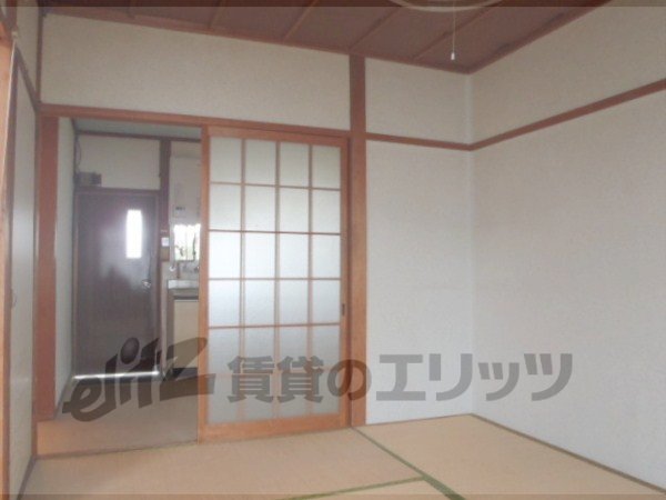 Living and room. 6 is a Pledge of Japanese-style room.