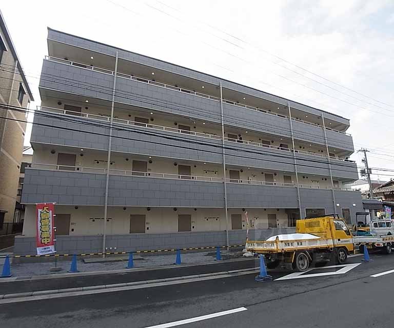 Building appearance. Matsugasaki looking room of area in Apamanshop Kitaooji shop