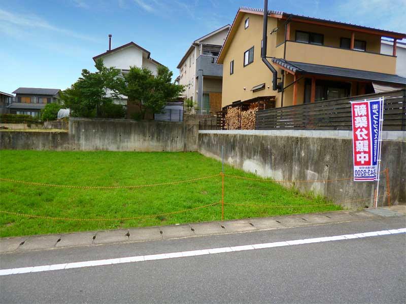 Local appearance photo. Local (07 May 2013) Shooting