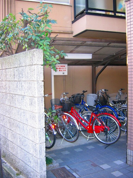 Other common areas. Bicycle parking space.