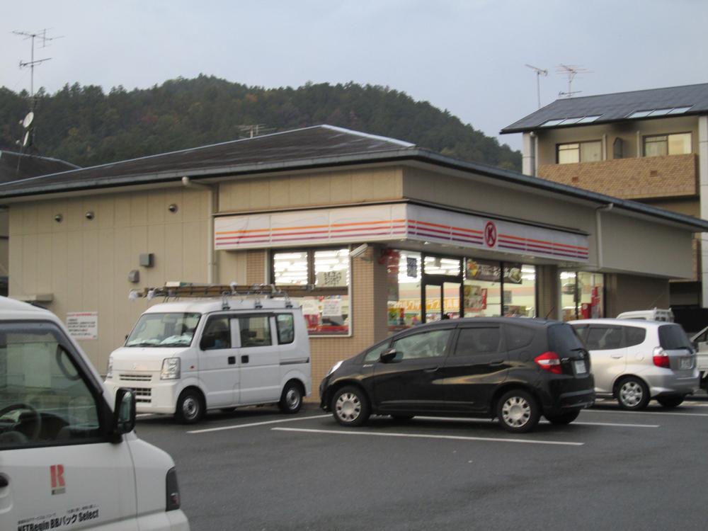Convenience store. 411m Parking wide to Circle K Iwakuranishigawara shop
