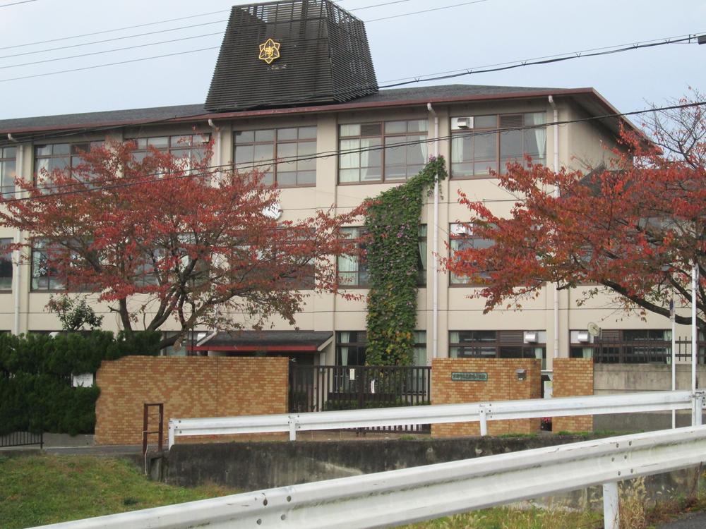 Primary school. There is also a children's house in the 508m next to Kyoto Municipal Iwakura Minami Elementary School! 