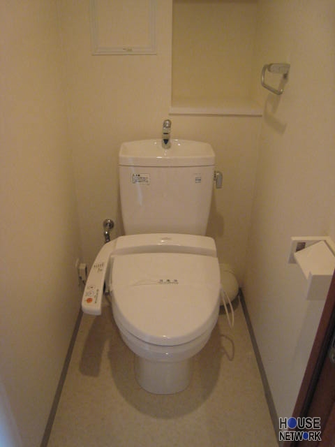 Toilet. Looking for room to house network Sakyo shop!