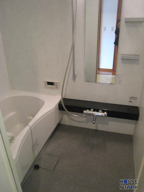 Bath. Also published in the website "Kyoto rental House Network"