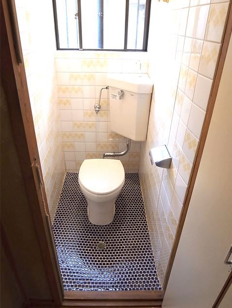 Toilet. Contact the toll-free number 0120-89-2877