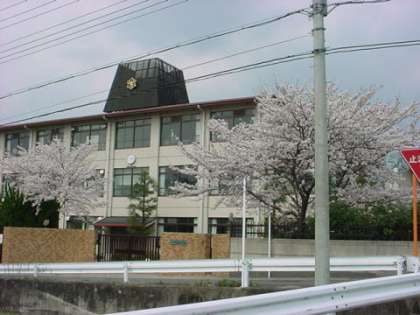 Primary school. 938m to Kyoto Municipal Iwakura Minami elementary school (elementary school)