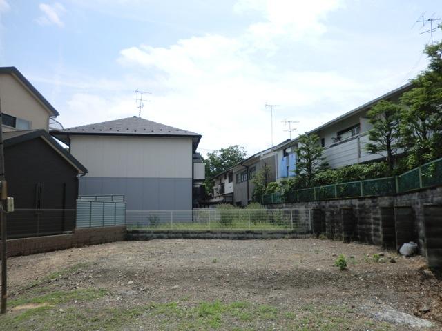 Local land photo. The subject property is No. 4 place.