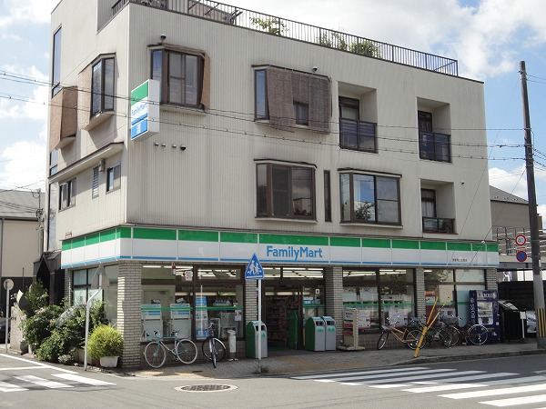 Convenience store. FamilyMart Kyoto Higashiyama Konoe store up (convenience store) 361m