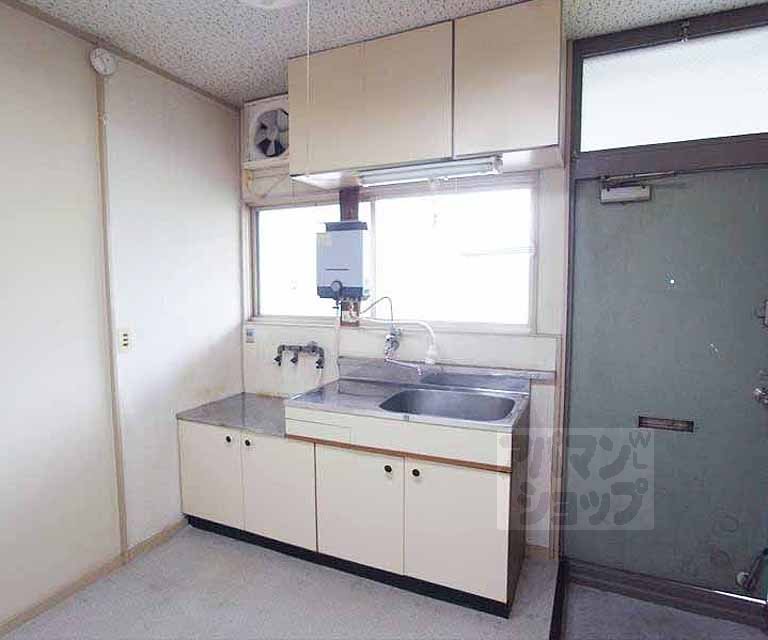 Kitchen. Is a two-burner stove can be installed kitchen