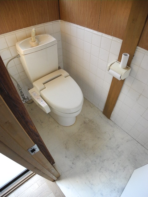 Toilet. Questions about property, Contact do not hesitate!