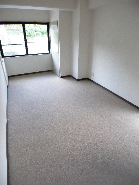 Other room space. Also published in the website "Kyoto rental House Network"