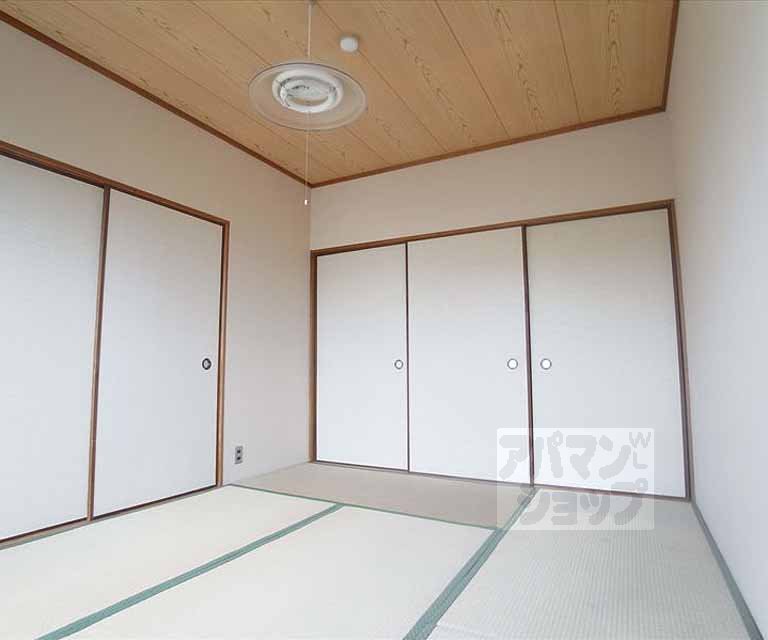 Living and room. 4.5 Pledge of Japanese-style and one room, 6 Pledge Japanese-style room There are 2 rooms