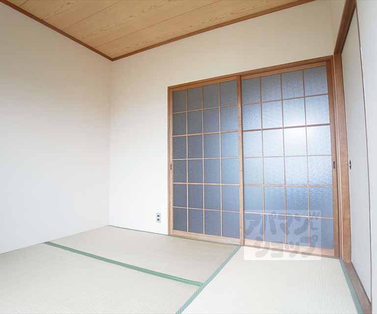 Living and room. 4.5 Pledge of Japanese-style and one room, 6 Pledge Japanese-style room There are 2 rooms