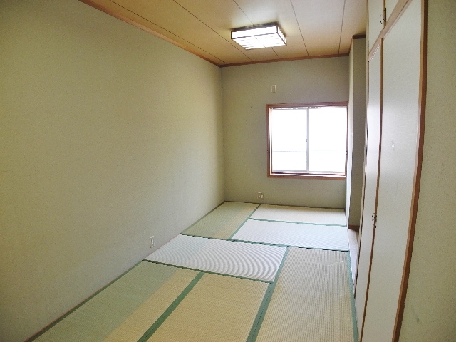 Living and room. Leave it if Kyoto rent "House Network" ☆