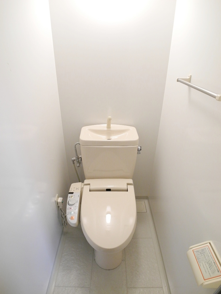 Toilet. Welcome also visit us by car ☆