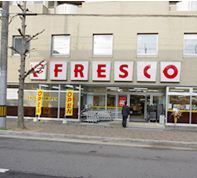 Supermarket. 650m to fresco (super)