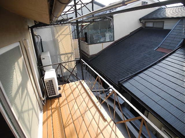 Balcony. Also published in the website "Kyoto rental House Network"