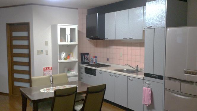 Kitchen. Indoor (11 May 2013) Shooting LDK14's Pledge. Available to such employee's Waiting Area.