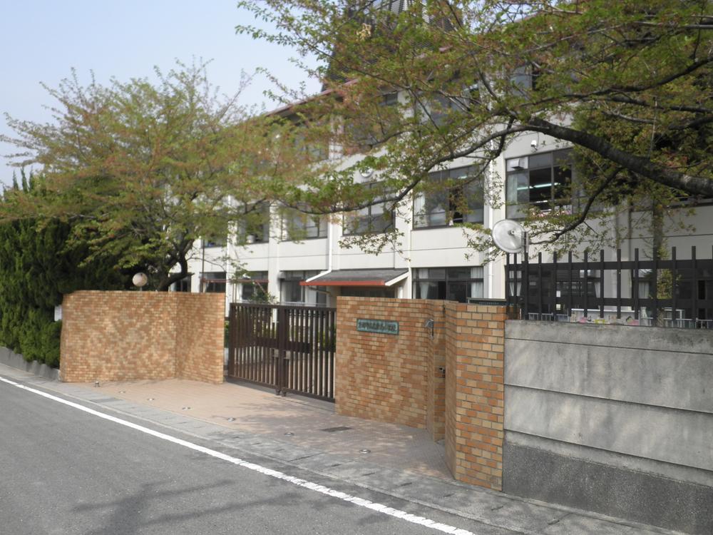 Primary school. 1849m to Kyoto Municipal Iwakura Minami Elementary School