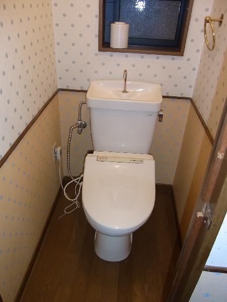 Toilet. Bidet