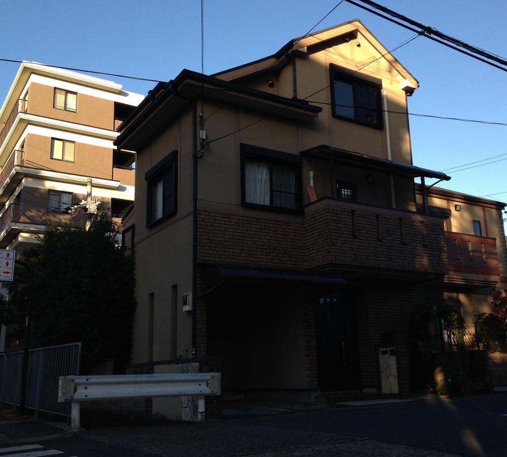 Local appearance photo. South-facing is a bright house