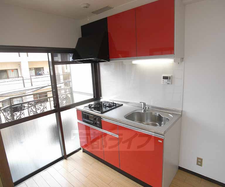 Kitchen. 301, Room photo diversion