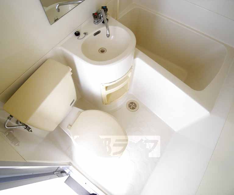 Bath. 301, Room photo diversion