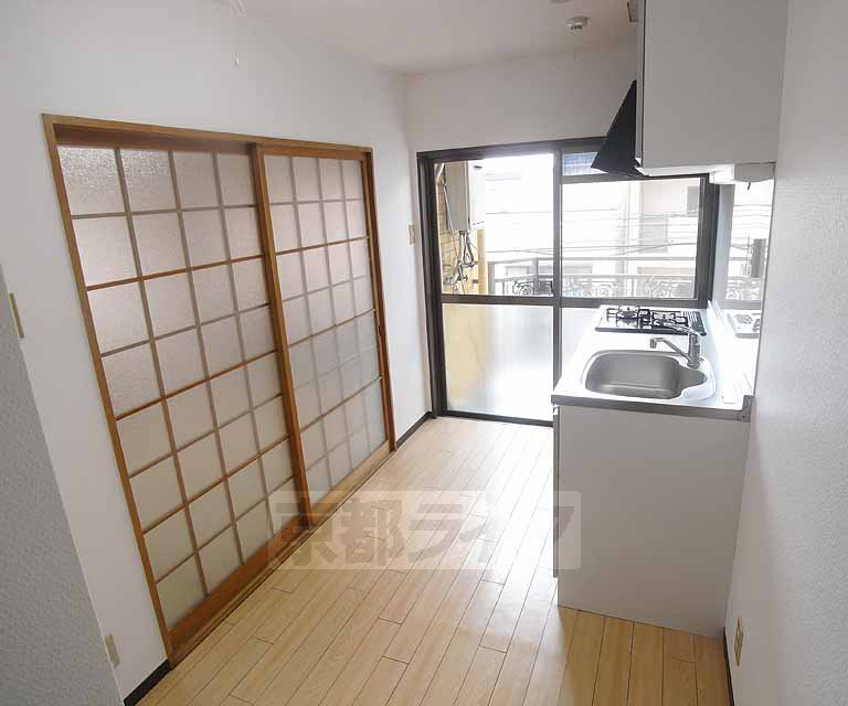 Kitchen. 301, Room photo diversion
