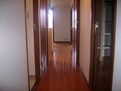 Other room space. Corridor