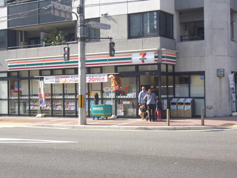Convenience store. 210m to Seven-Eleven Kyoto Kawaramachi Takatsuji shop
