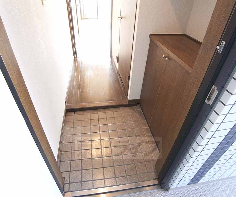 Entrance. 701, Room photo diversion