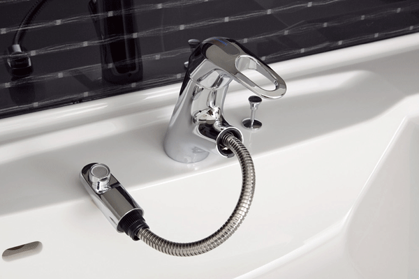 Bathing-wash room.  [Single lever mixing faucet] It is likely to bowl of care, Adopted nozzle pullout single lever faucet. The hot water of switching can be easily ( ※ )