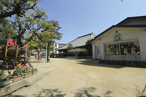 Surrounding environment. Takakura kindergarten (5-minute walk ・ About 380m)