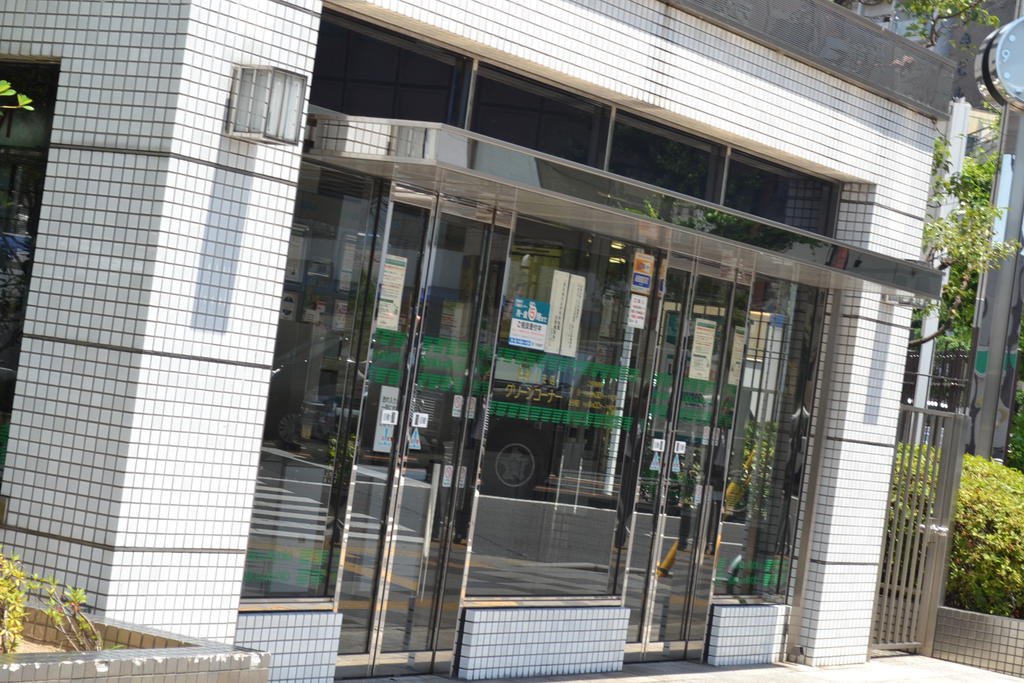 Bank. Bank of Kyoto Kawaramachi 411m to the branch (Bank)