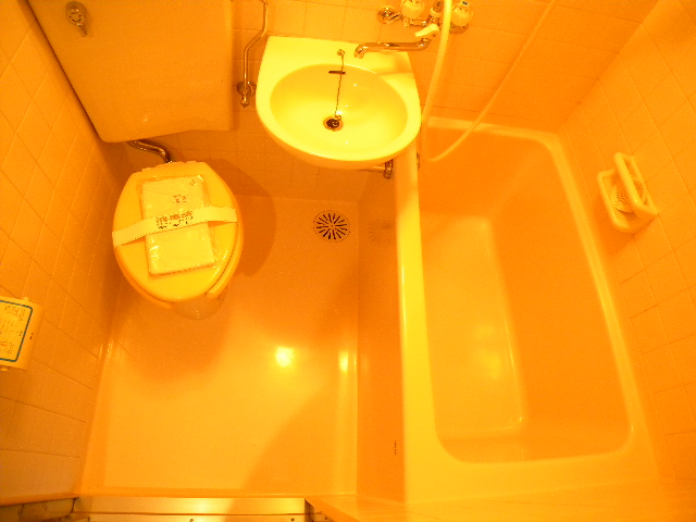 Bath. Unit is a bus ☆