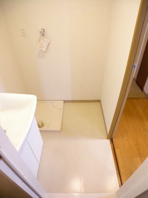 Other room space. There is also a dressing room space