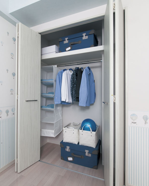 Other.  [closet] Closet with a hanger pipe and Makuratana has provided in the Western-style. Clothing, of course, You can also clean and storage, etc. bag (same specifications)