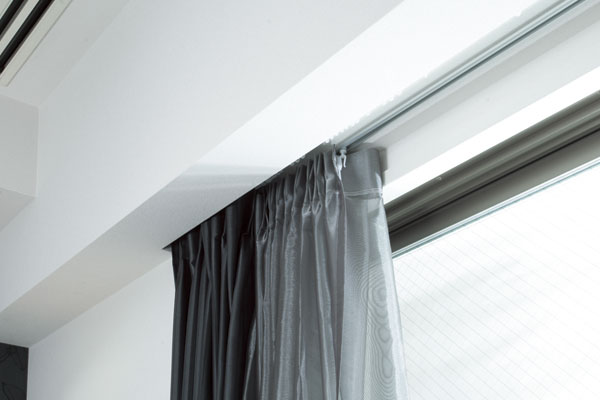 Other.  [Curtain box (living ・ dining)] Clean and show the window by hiding cover the curtain rail, Will produce a sophisticated indoor space (same specifications)