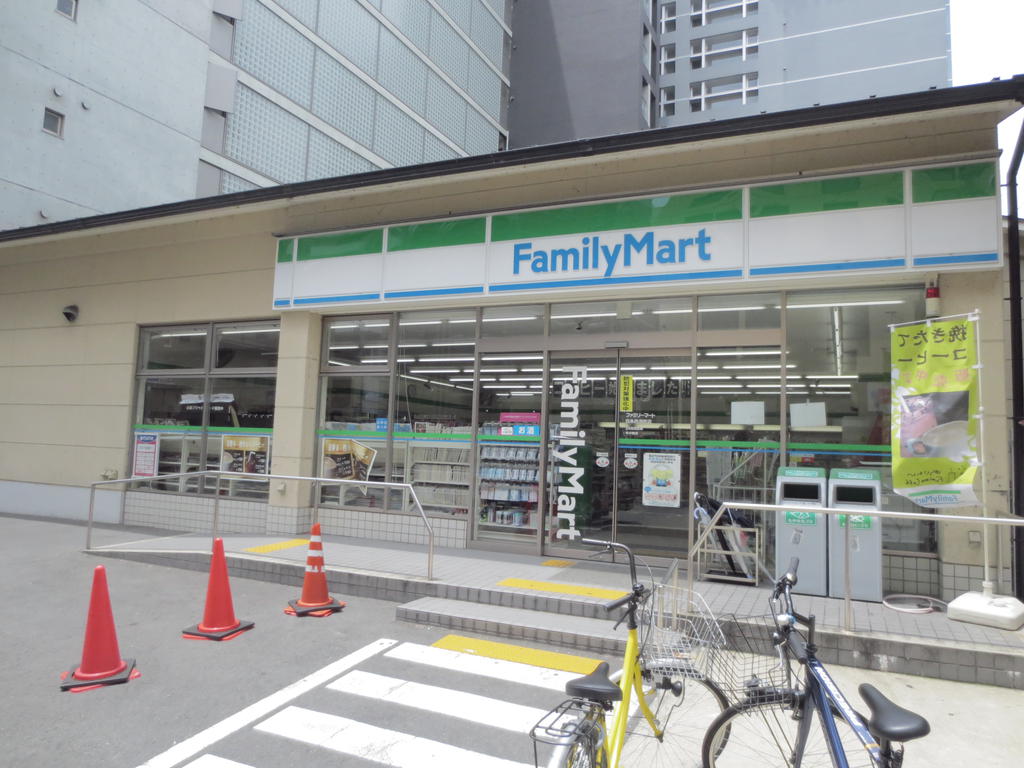 Convenience store. FamilyMart Shijo Nishinotoin store up (convenience store) 222m