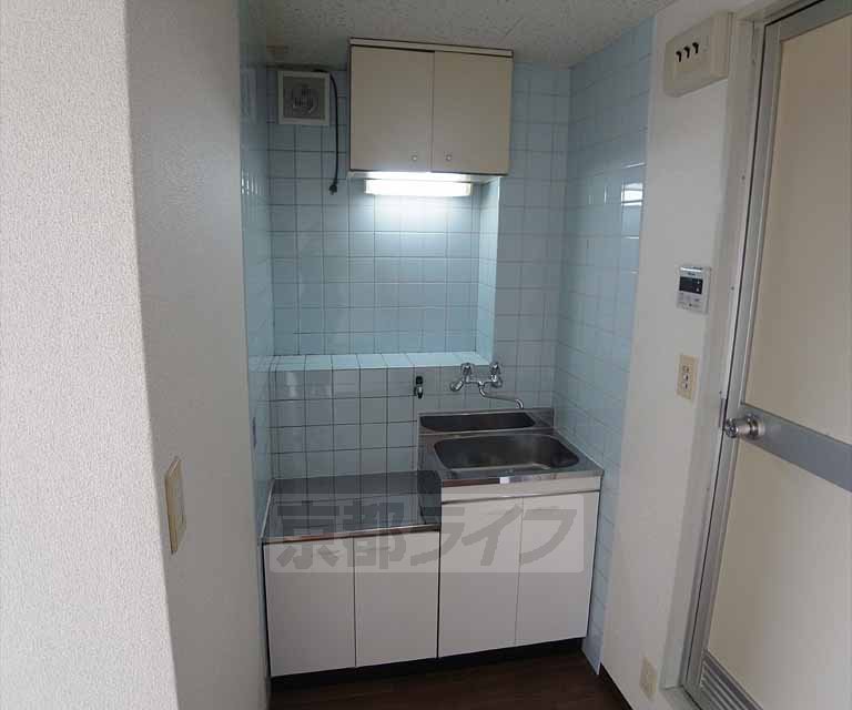 Kitchen. 301, Room photo diversion