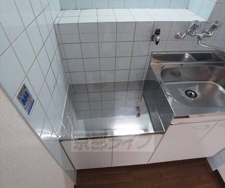 Kitchen. 301, Room photo diversion