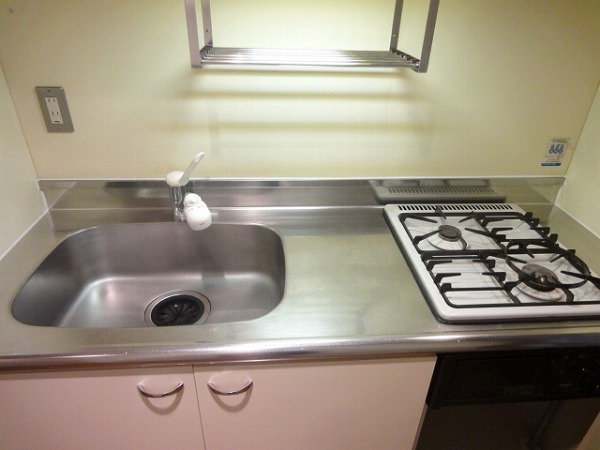 Kitchen. Photo viewed from above (It is a photograph of a separate room)