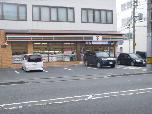 Convenience store. Seven-Eleven Hankyu 160m to Omiya Station Minamiten (convenience store)